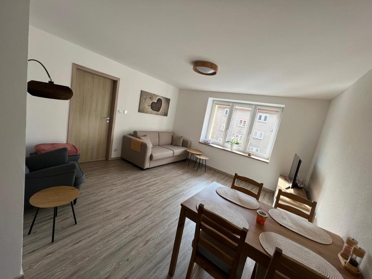 Apartman Md Leilighet Žacléř Eksteriør bilde